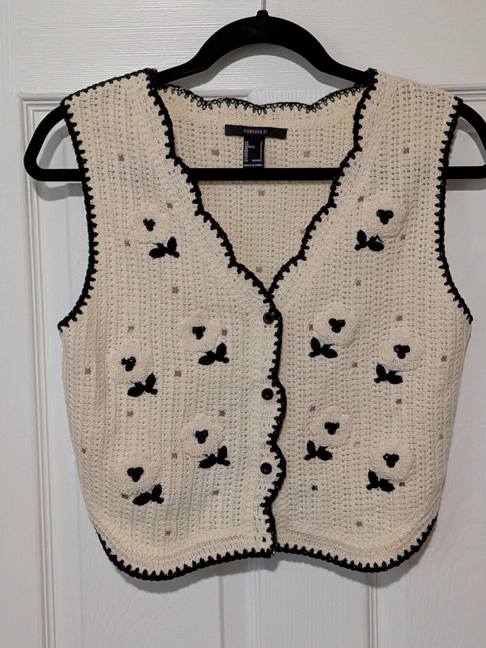 Forever 21 Crochet Floral Knit Sweater Vest Cream Black Cropped Small Boho